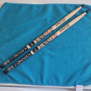Hard Rock Seattle skull drumsticks *extremely rare*